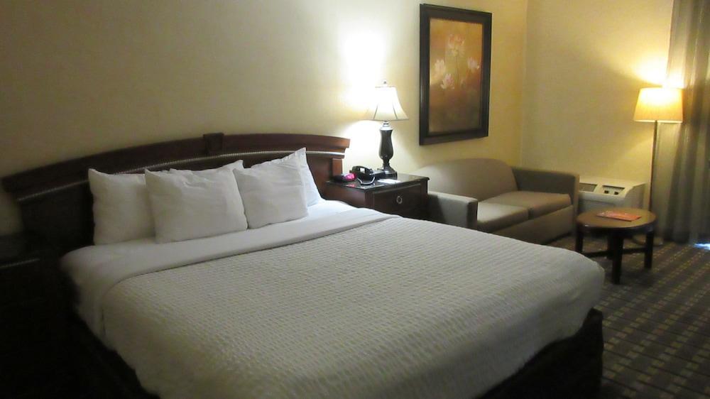 Clarion Inn Conference Center Modesto Bagian luar foto