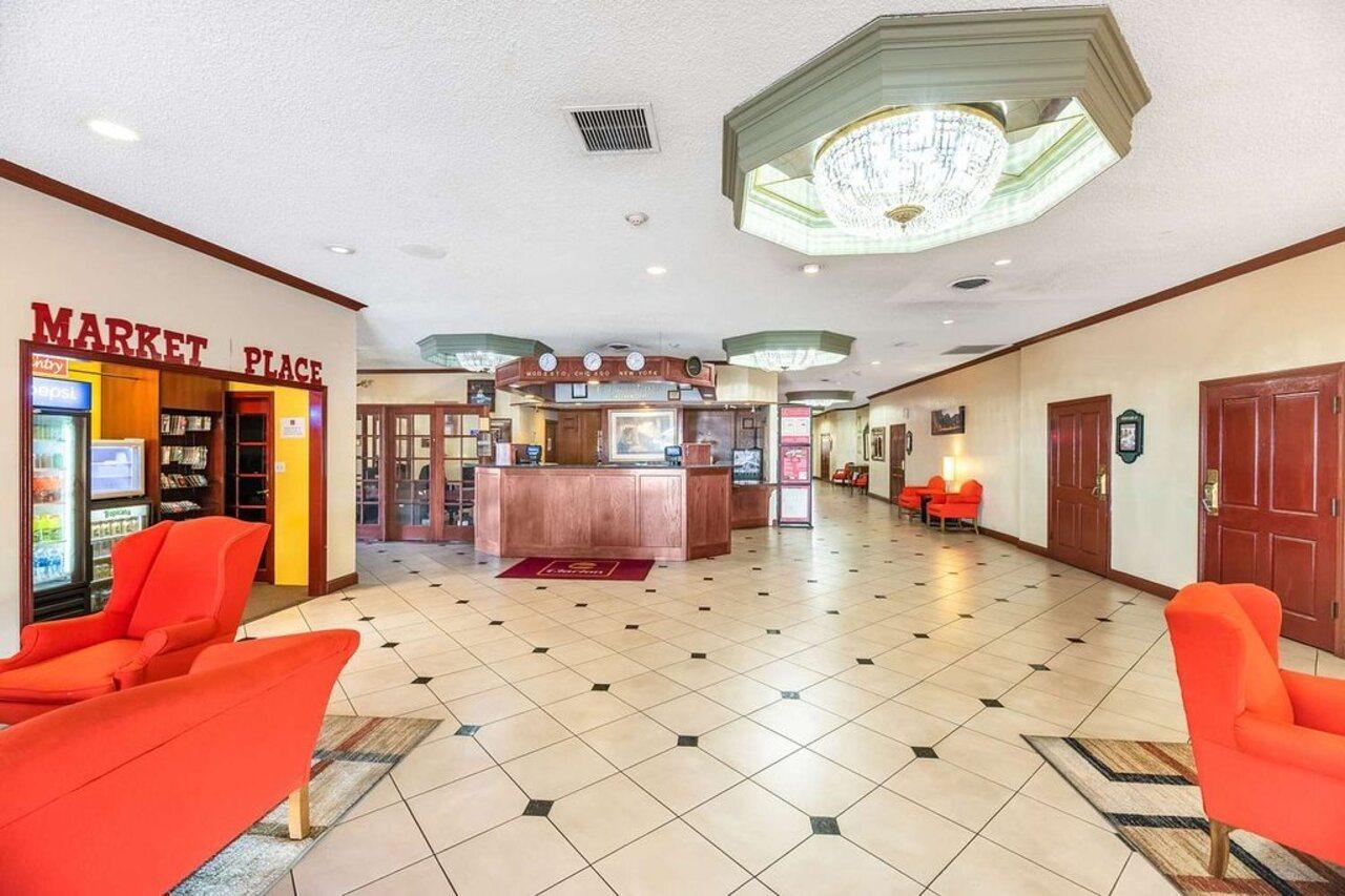 Clarion Inn Conference Center Modesto Bagian luar foto
