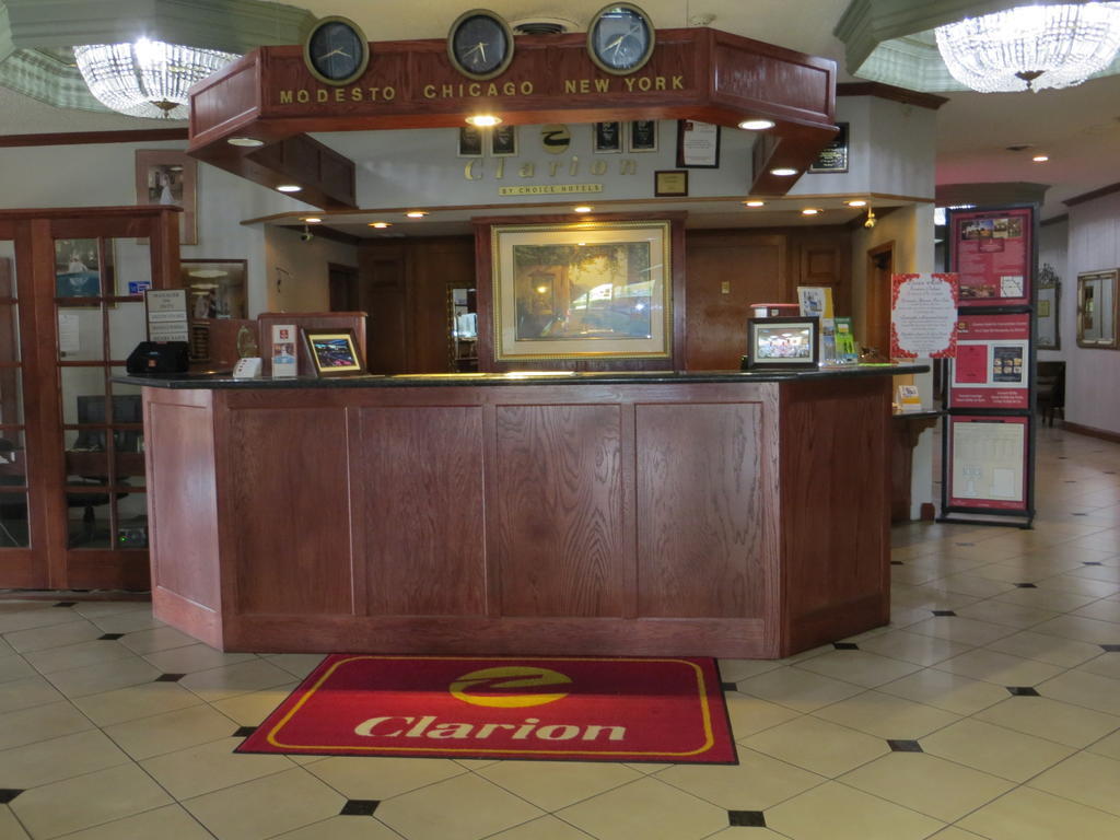 Clarion Inn Conference Center Modesto Bagian luar foto