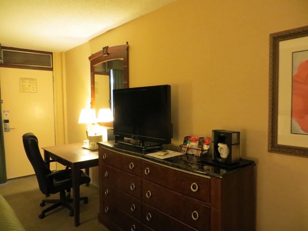 Clarion Inn Conference Center Modesto Bagian luar foto