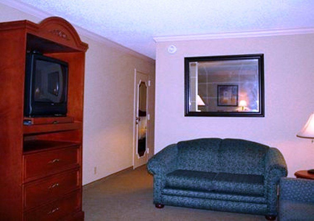 Clarion Inn Conference Center Modesto Bagian luar foto