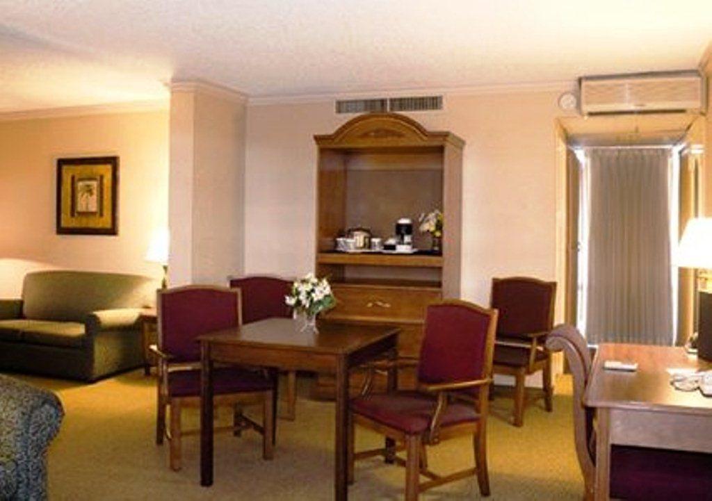 Clarion Inn Conference Center Modesto Bagian luar foto
