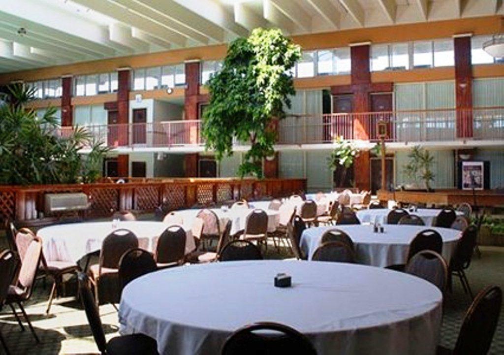 Clarion Inn Conference Center Modesto Bagian luar foto