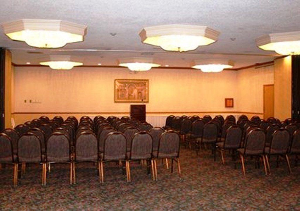 Clarion Inn Conference Center Modesto Bagian luar foto