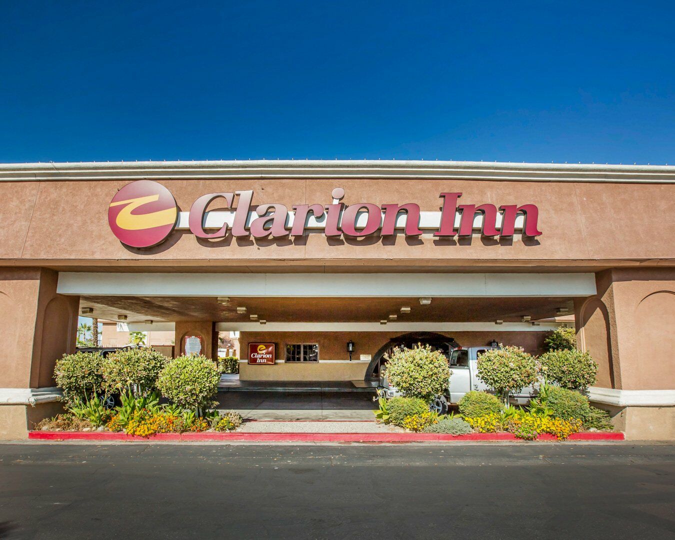 Clarion Inn Conference Center Modesto Bagian luar foto
