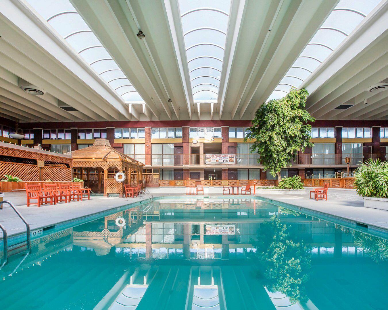Clarion Inn Conference Center Modesto Bagian luar foto