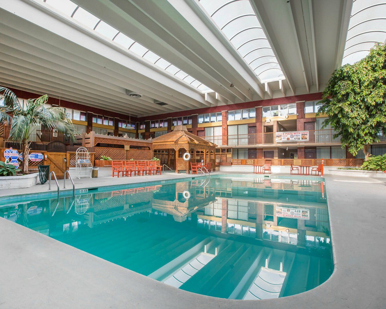 Clarion Inn Conference Center Modesto Bagian luar foto